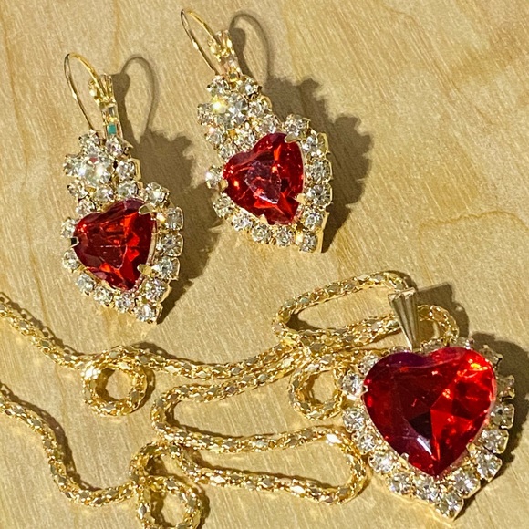 New Red Heart necklace and Earrings golden jewelry set rhinestone Valentines - Picture 2 of 6